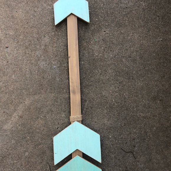 Wooden arrow - Picture 1 of 1